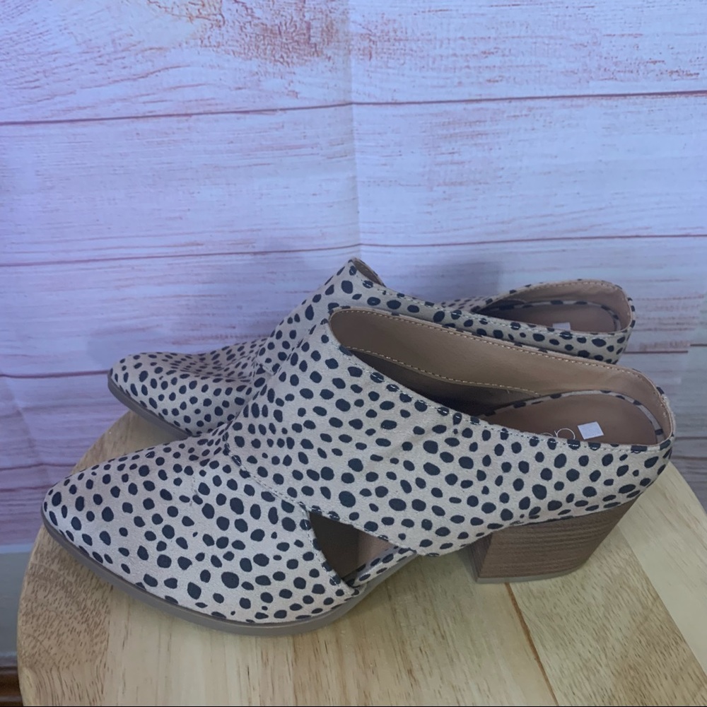 Dolcetta Cheetah Block Heel Mules‎ Size 9.5